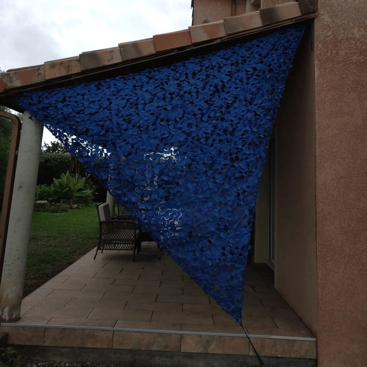 Vela ombreggiante mimetica triangolare blu – immagine 8